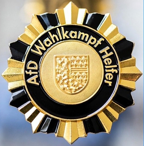 OmykronO tweet media