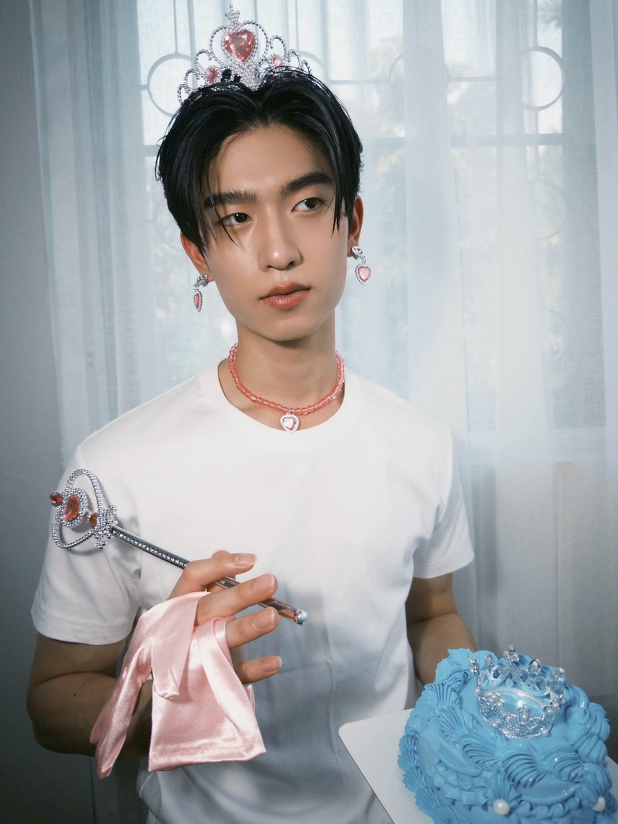 teetut archive tweet media