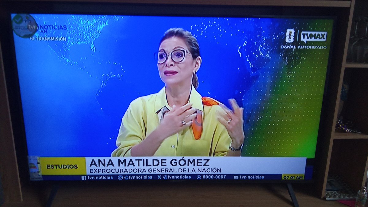 Nieto1945Juan's tweet photo. ANA MATILDE GÓMEZ, hablando de corrupción ¿cuánto se le robó en impuestos al Estado con la venta de un Banco donde usted trabajaba? Con las declaraciones que dió se la pasó echándole flores a los niños de pecho que están en la Asamblea. No engañas a nadie. https://t.co/lr7j8mUoJv