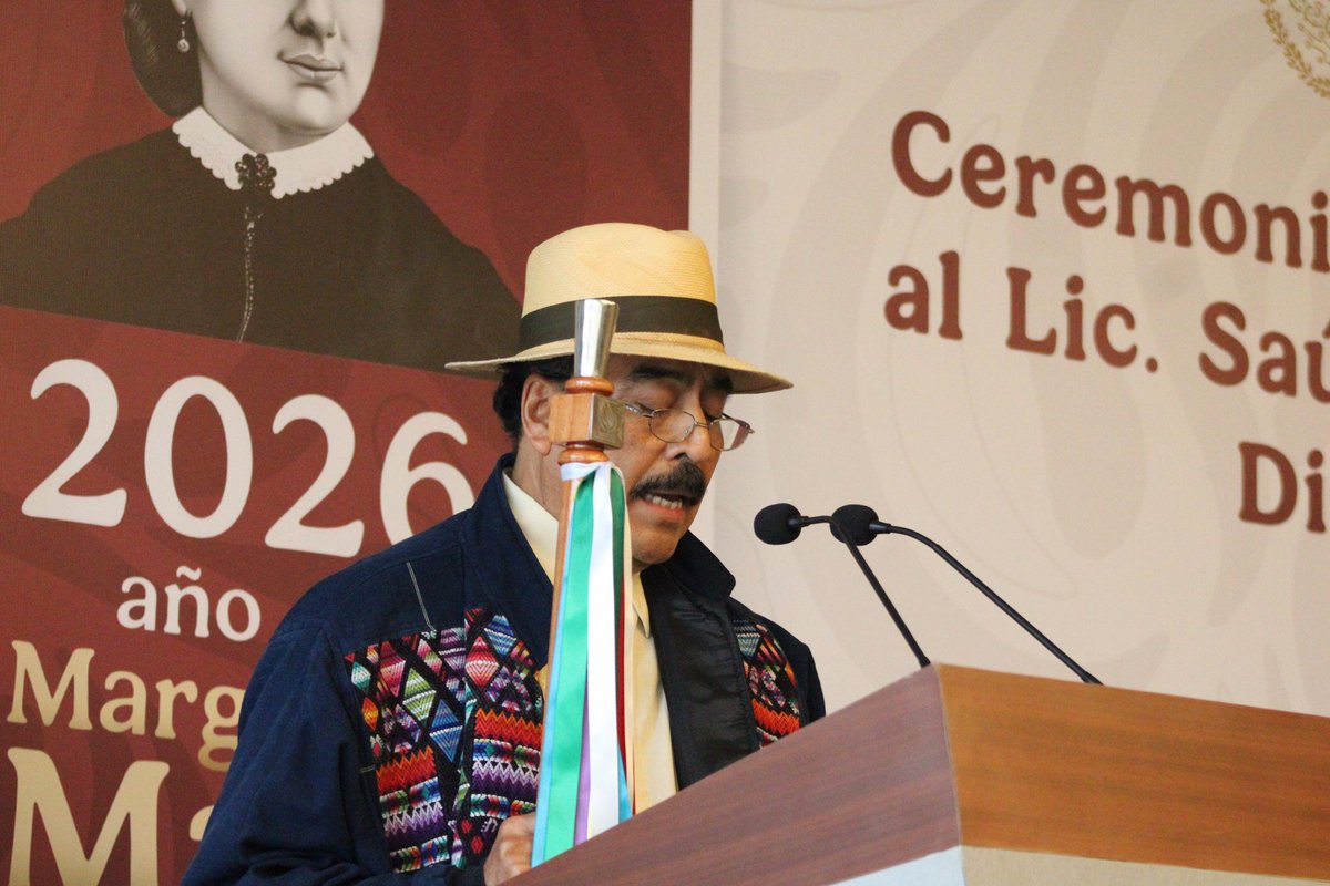 DEELAYUUK's tweet photo. “La discriminación y el racismo constituyen una afrenta a la humanidad, que destruye la integridad de nuestros pueblos y culturas”

Ante este desafío global, para los pueblos indígenas de México y el mundo representa un horizonte de esperanza el encargo que ha recibido nuestro hermano zapoteco Saúl Vicente Vazquez como miembro del Comité para la Eliminación de la Discriminación Racial (CERD) de la @ONU_es para el periodo 2026-2030. 

Desde el México profundo le deseamos mucha sabiduría y fortaleza para cumplir a cabalidad la alta responsabilidad de garantizar la justicia y los derechos fundamentales reconocidos en la Convención Internacional sobre la Eliminación de todas las formas de Discriminación Racial.