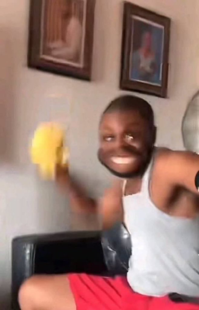 Naso wizkid tear odg yab this afternoon o😂😂😂😂