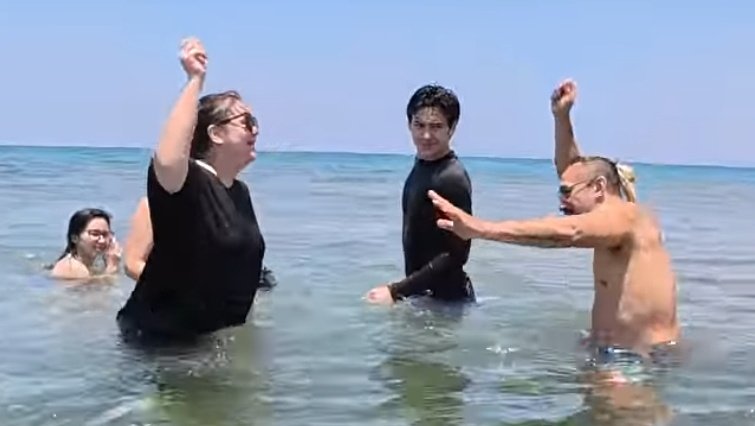 Mon Chéri tweet media