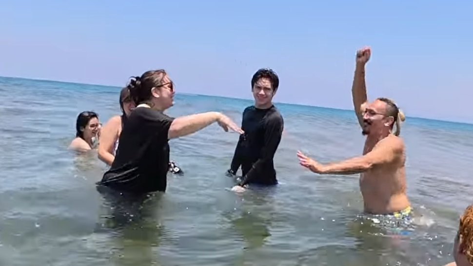 Mon Chéri tweet media