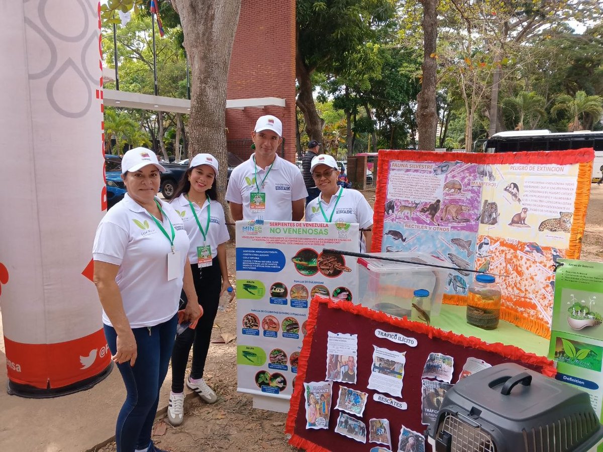 Conectados con el ambiente y el futuro! 🌱🌎
Hoy, todo el equipo de Infocentro Carabobo dice ¡PRESENTE! en el Congreso Estadal de Ecosocialismo Carabobo 2026. 🇻🇪
Bajo el hermoso e inspirador lema "La vida es primero", seguimos sumando esfuerzos