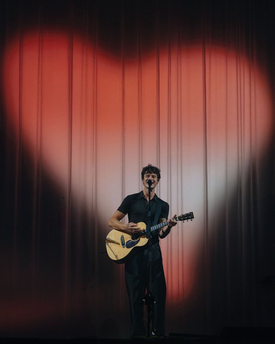 Shawn in my heart🫶🏻 tweet media