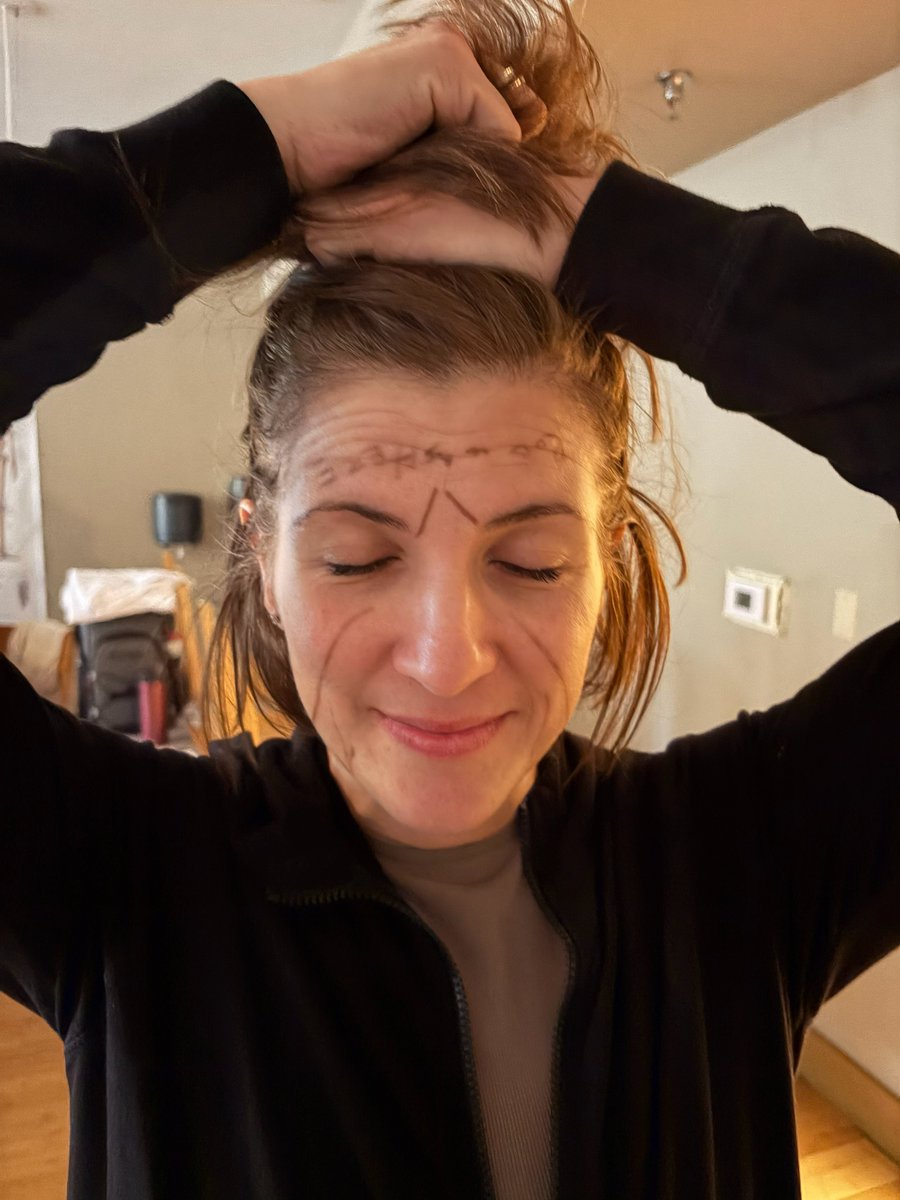 irenes_edu's tweet photo. Sometimes learning takes the form of drawing, and with learning anatomy that might mean drawing on your face. It's an effective way to make the information stick. Just make sure you use washable marker!

#IrenesMyomassology #massage #anatomy #learning #LearningThroughPlay #draw https://t.co/3PuGi6qDzE