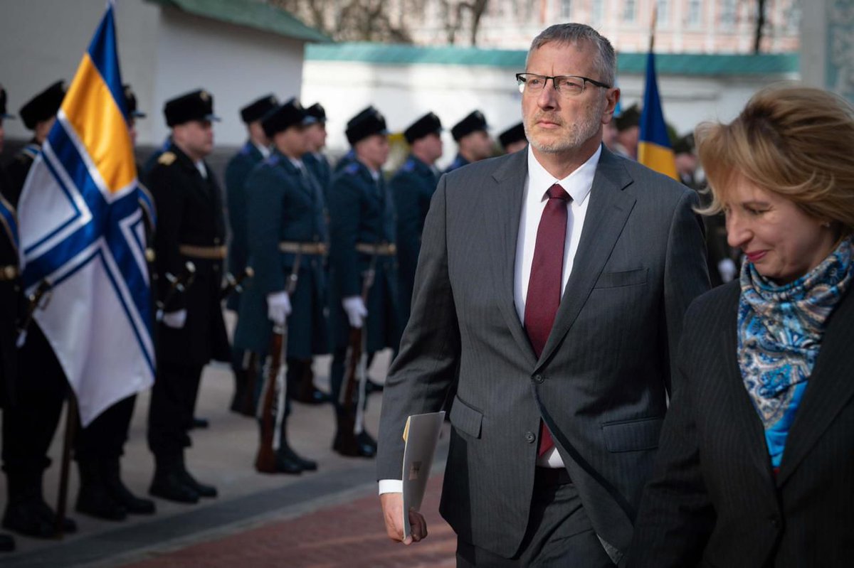 Geoff Bowan tweet media