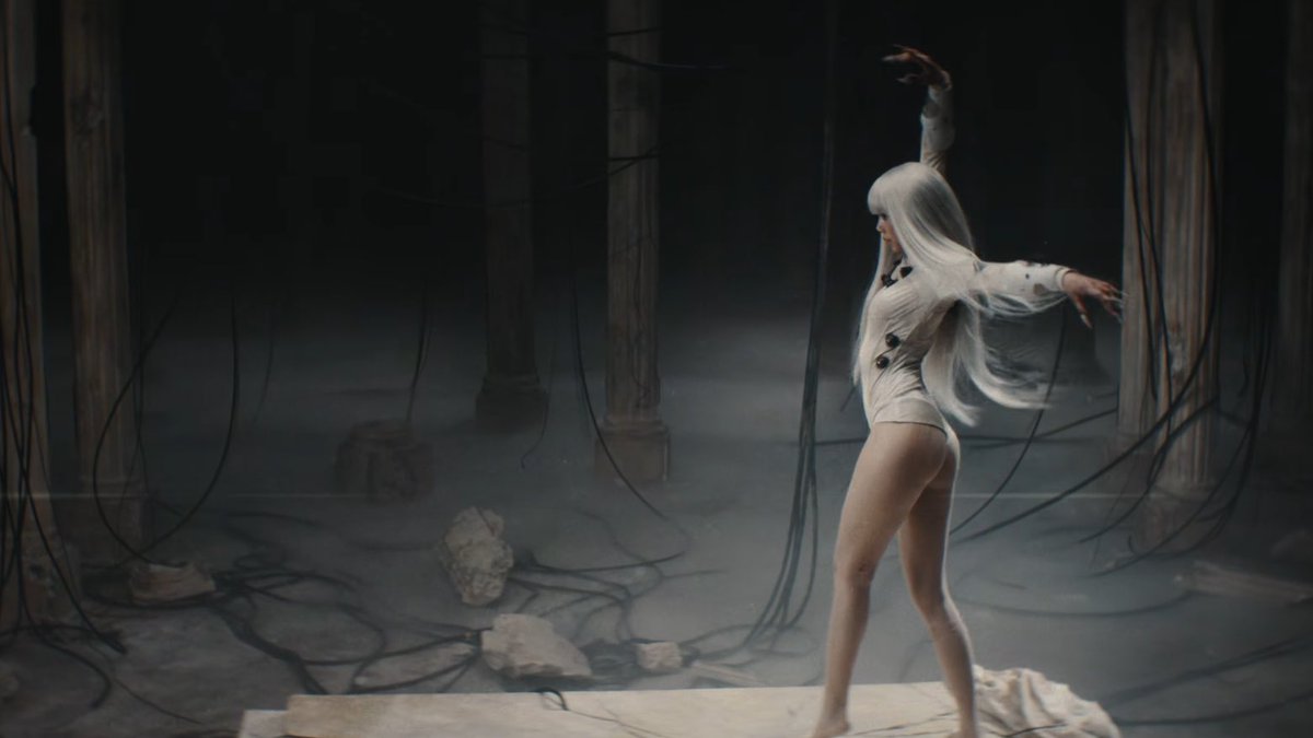 hourly lisa tweet media