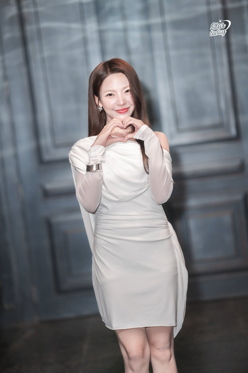 StarToday tweet media