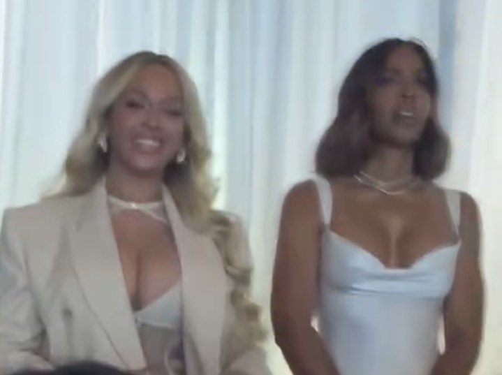 🩷🐝💎 tweet media