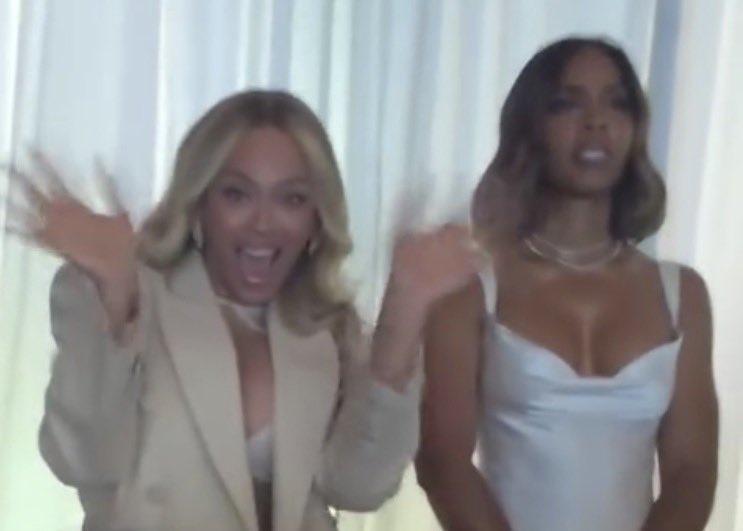 🩷🐝💎 tweet media