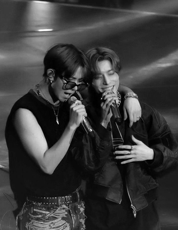 SIMderella tweet media