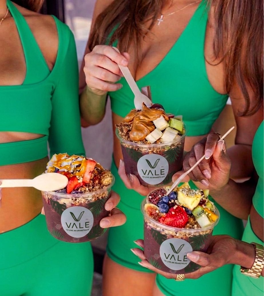 Whether you’re hitting the gym or just hitting your stride, the best way to fuel is in high-definition green. 🌿✨
