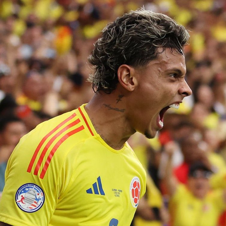 Ar_Durden97's tweet image. Inizio a pensare che #Manna valuti i calciatori sulla base della qualità tricologica e la freschezza del taglio dei giocatori .
Lang ,Marianucci,  Scott, Hojlund, Okafor ,Garnacho A. Santos…tutta gente con capelli in quantità e Drip.

Non può essere una coincidenza.