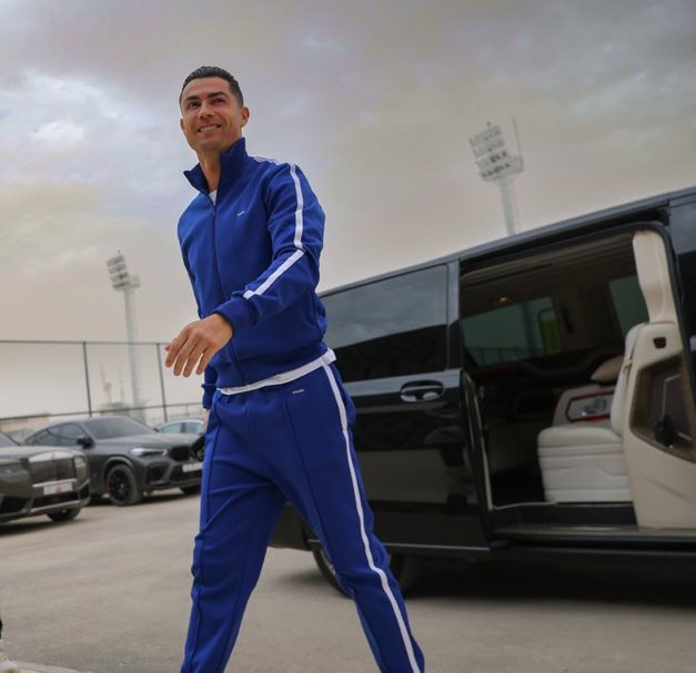 M E Hً ! tweet media