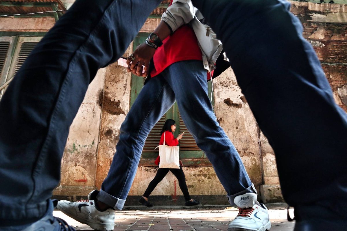 xor_p_'s tweet image. Deddy Award Widya Laksana #street #photography