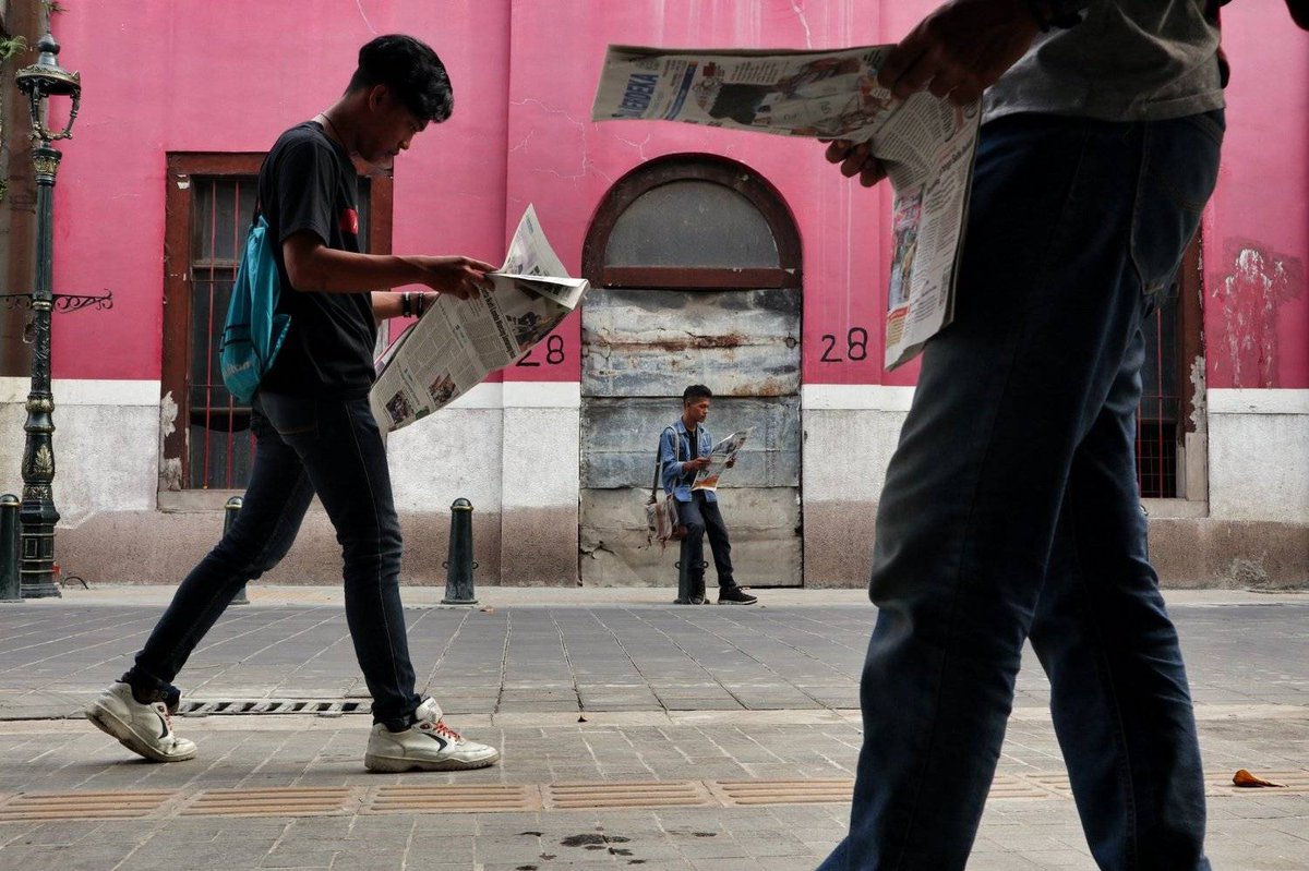 xor_p_'s tweet image. Deddy Award Widya Laksana #street #photography