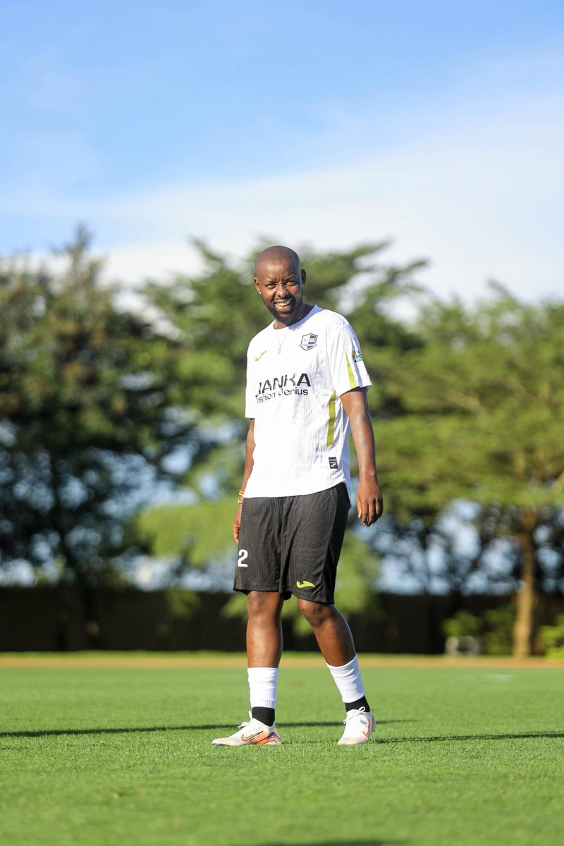 🚨Veteran Kadongo Kamu artists accuse Eddy Kenzo of failing to pay them for performances at recent NRM campaign events

Legends like Lord Fred Sebatta,  Fred Sebaale also slam Kenzo UNMF presidentbover remarks they say belittled their legacy compared to modern artists.
📸Courtesy