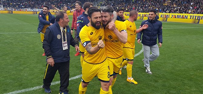 Gözümde canlanır koskoca mazi 💙💛
#Ankaragücü