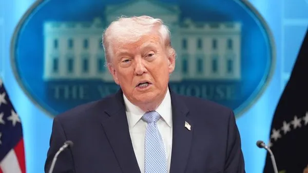 ArgusNews_in's tweet image. #ଟ୍ରମ୍ପଙ୍କ_୫୦%_ଟାରିଫ୍ଝ_ଟ୍‌କା
ଆମେରିକା ରାଷ୍ଟ୍ରପତି ଟ୍ରମ୍ପଙ୍କ ବଡ଼ ଚେତାବନୀ
ଇରାନକୁ ଅସ୍ତ୍ରଶସ୍ତ୍ର ଯୋଗାଇଲେ ୫୦% ଟାରିଫ୍ ଚେତାବନୀ
୨ ସପ୍ତାହ ପାଇଁ ଅସ୍ତ୍ରବିରତି ଘୋଷଣାର କିଛି ସମୟ ପରେ କଡ଼ା ଆଭିମୁଖ୍ୟ
ଇରାନକୁ ସାମରିକ ସାମଗ୍ରୀ ପଠାଇଲେ ବିନା ରିହାତିରେ ଲାଗିବ ୫୦% ଟ୍ୟାକ୍ସ
#Tariffs #PresidentTrump #Iran #ArgusNews