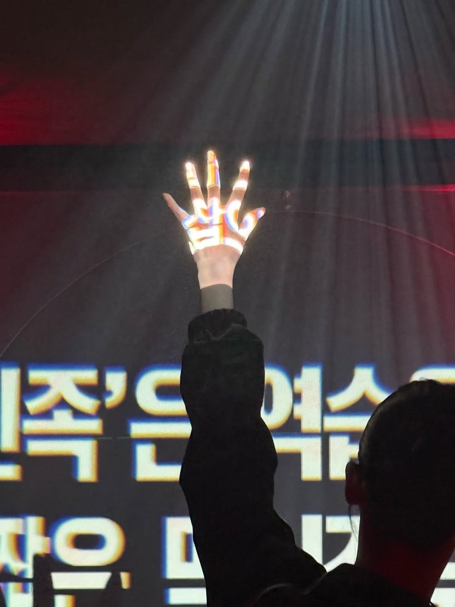 지민이 tweet media