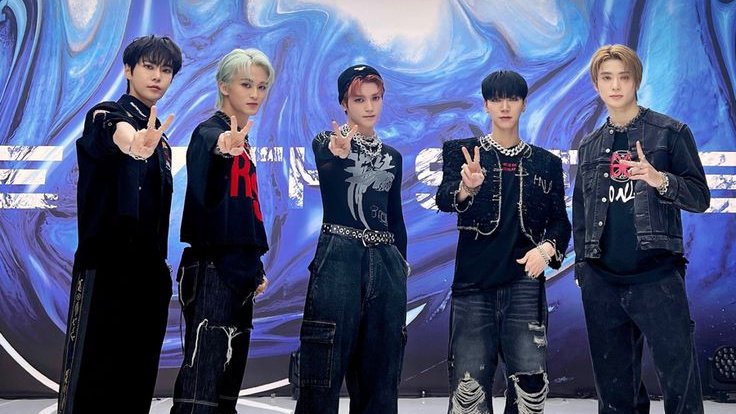 𖹭¹⁴²⁷ tweet media