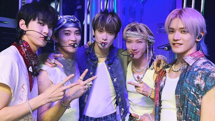 𖹭¹⁴²⁷ tweet media