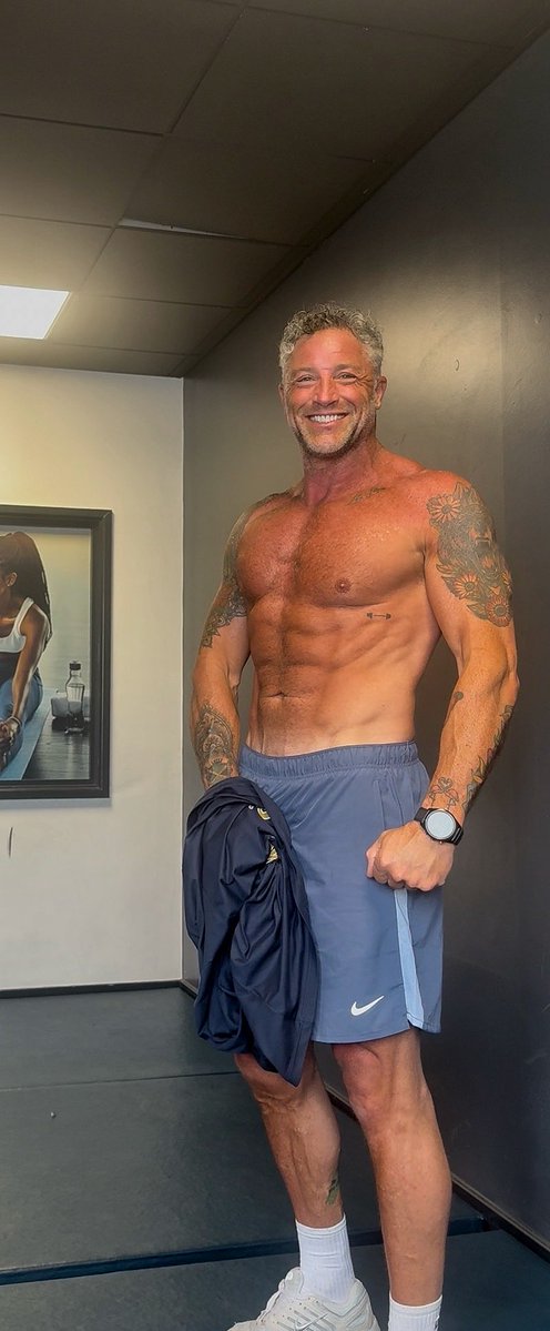 Simon❌ tweet media