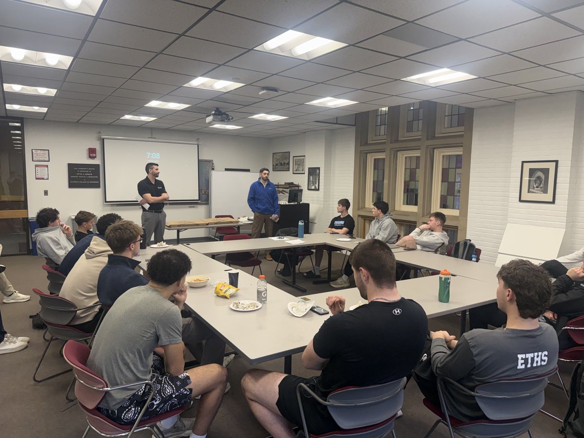 NazBasketball's tweet photo. Great time having Isaac Nelson ‘21(Valuation Consultant at Empire Valuation Consultants) and Brendan Wind ‘19 (Sales Development Manager at Paychex) speak to our team about their careers and what it takes to be successful.

The power of our Nazareth alumni connections! https://t.co/voKHPlcJHo