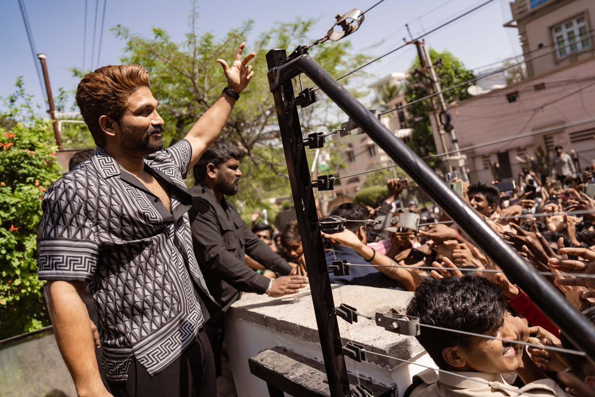 JMediaFactory tweet media