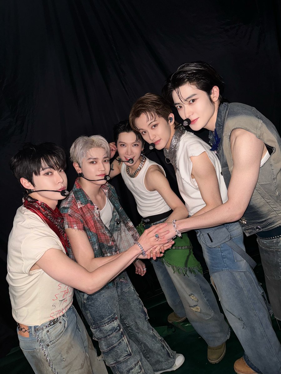 misskloss_ tweet media