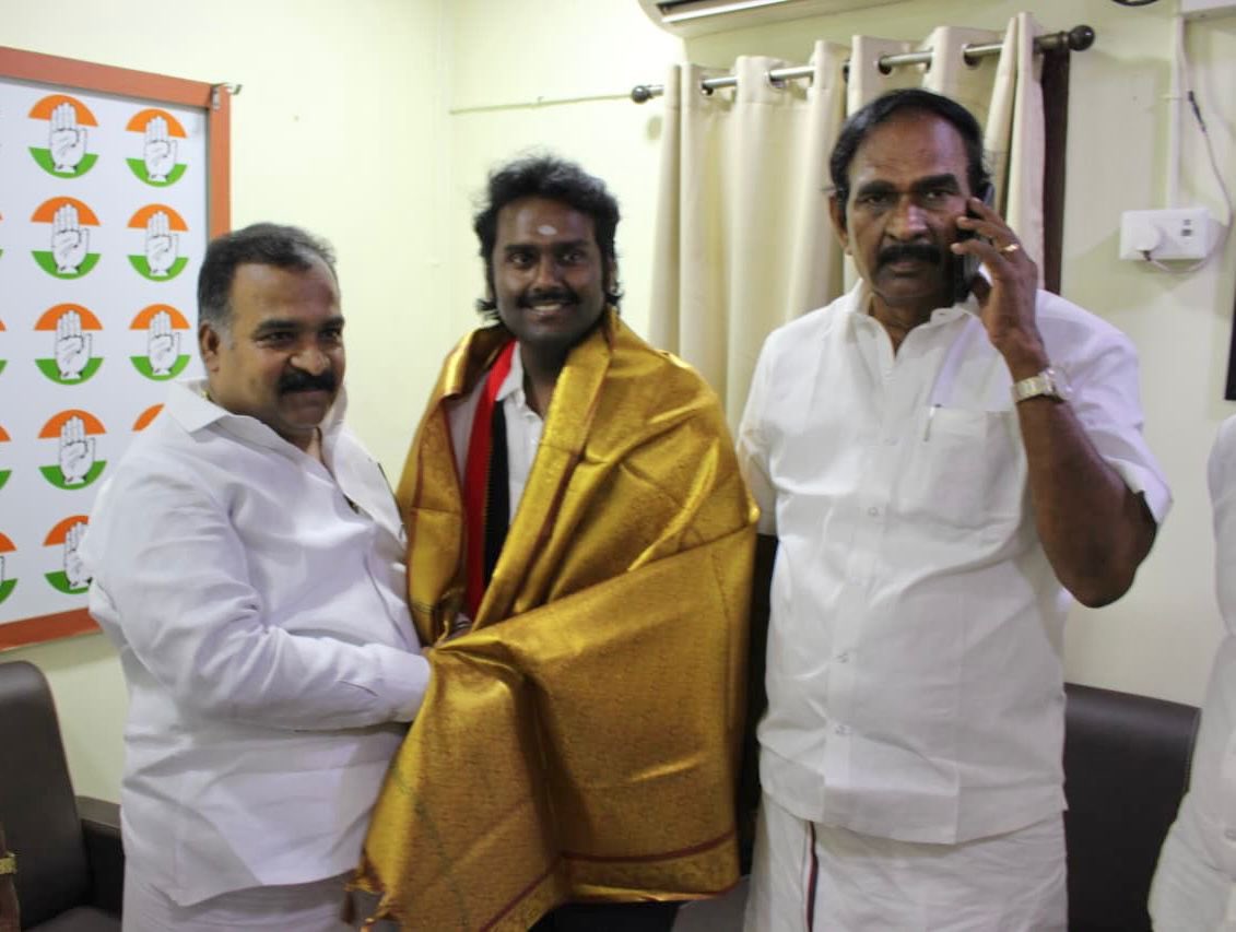 இன்று திருநகரில் உள்ள நமது் அலுவலகத்தில், பெருந்தலைவர் காமராஜர் பிறந்த இந்த மண்ணின் விருதுநகர் சட்டமன்ற தொகுதி தேமுதிக வேட்பாளர் மக்களுக்காகவே வாழ்ந்த 'கேப்டன்' திரு. விஜயகாந்த் அவர்களின் புதல்வர் திரு. விஜய பிரபாகரன்  <a href="/vj_1312/">V.Vijaya Prabhakar</a> அவர்கள் சந்தித்தார், அவர் வெற்றி பெற,இந்திய தேசிய