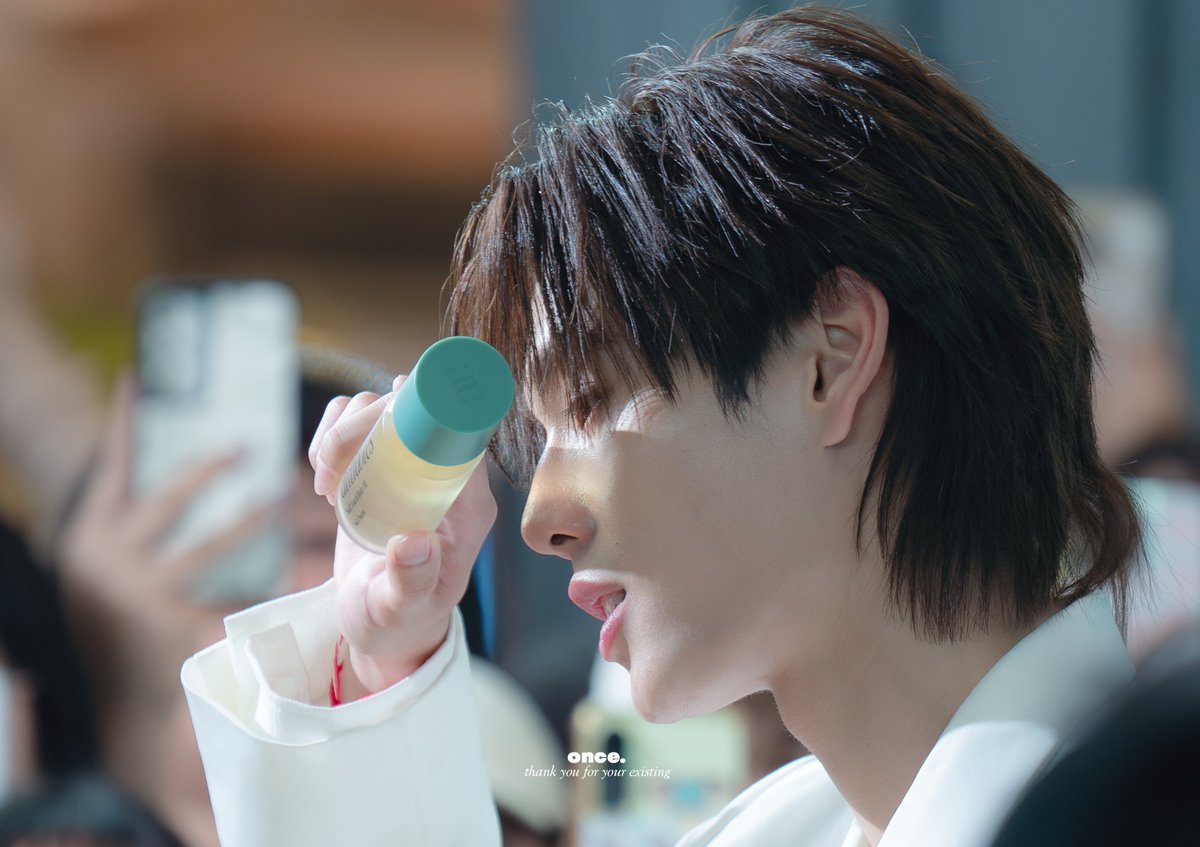 folder_once's tweet photo. 🍃

#AntidotesxPhuwin
#phuwintang @phuwintang https://t.co/fIon2hRwL4