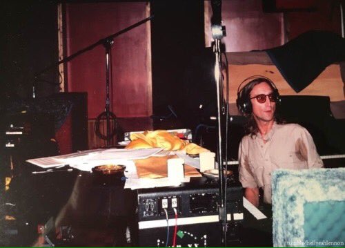 carlosgvizcaino's tweet photo. "Life is what happens when you're busy making other plans"  

 #DoubleFantasy                    #JohnLennon https://t.co/Bcpu7wn4T7