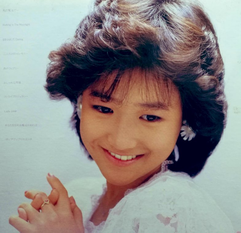 今夜もありがとうございました。もう少し東京は桜の園があちこちで見られるし花吹雪も花筏も堪能できますね。
日付変わって4月9日。昨日4/8は岡田有希子さんの命日でした。来週はゆっこさんの春の名盤「フェアリー」から恋の始めのかわいい名曲を！
おたのしみに！　&amp; おやしみなさい。
#歌謡選抜