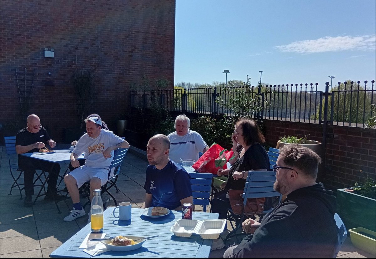 BetterThings14's tweet photo. Fabulous day with The Kings Trust doing activities designed and delivered by their young people.
Little litter pick done round the building and an al fresco lunch. https://t.co/nTt6bSp2Gf