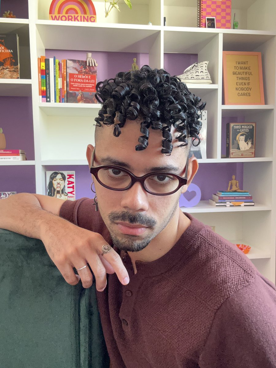 Mannequin lilás tweet media