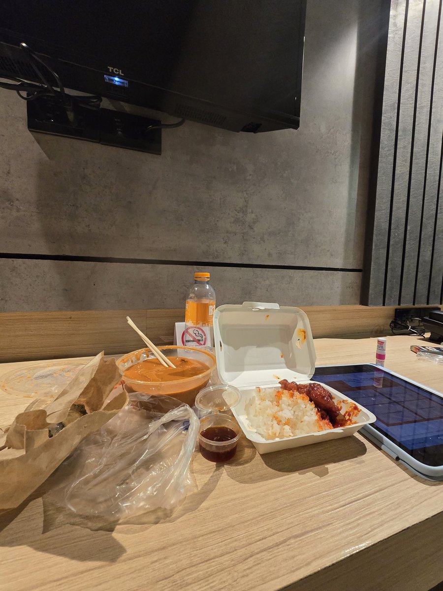 Ta___😜🐷🌻 tweet media