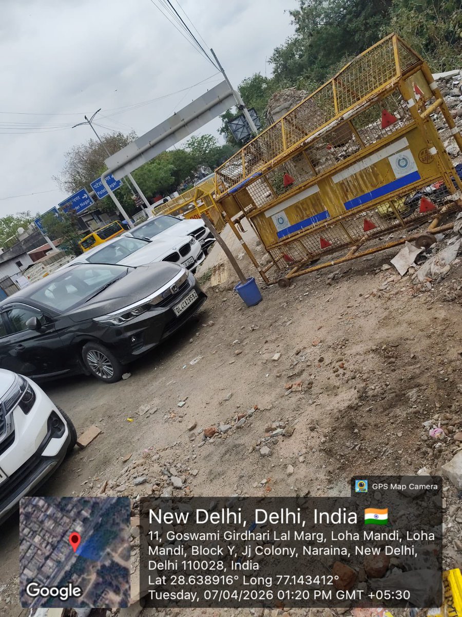 kbzdc's tweet image. To ensure cleaner surroundings and obstruction-free roads, Karolbagh Zone MCD teams were on duty today for malba removal.

🏗️ Total malba lifted: 132.6 MT on 8th April 2026.

Continuous efforts towards a debris-free &amp;amp; clean Delhi.

#MCDDelhi #CleanDelhi
#PollutionControl