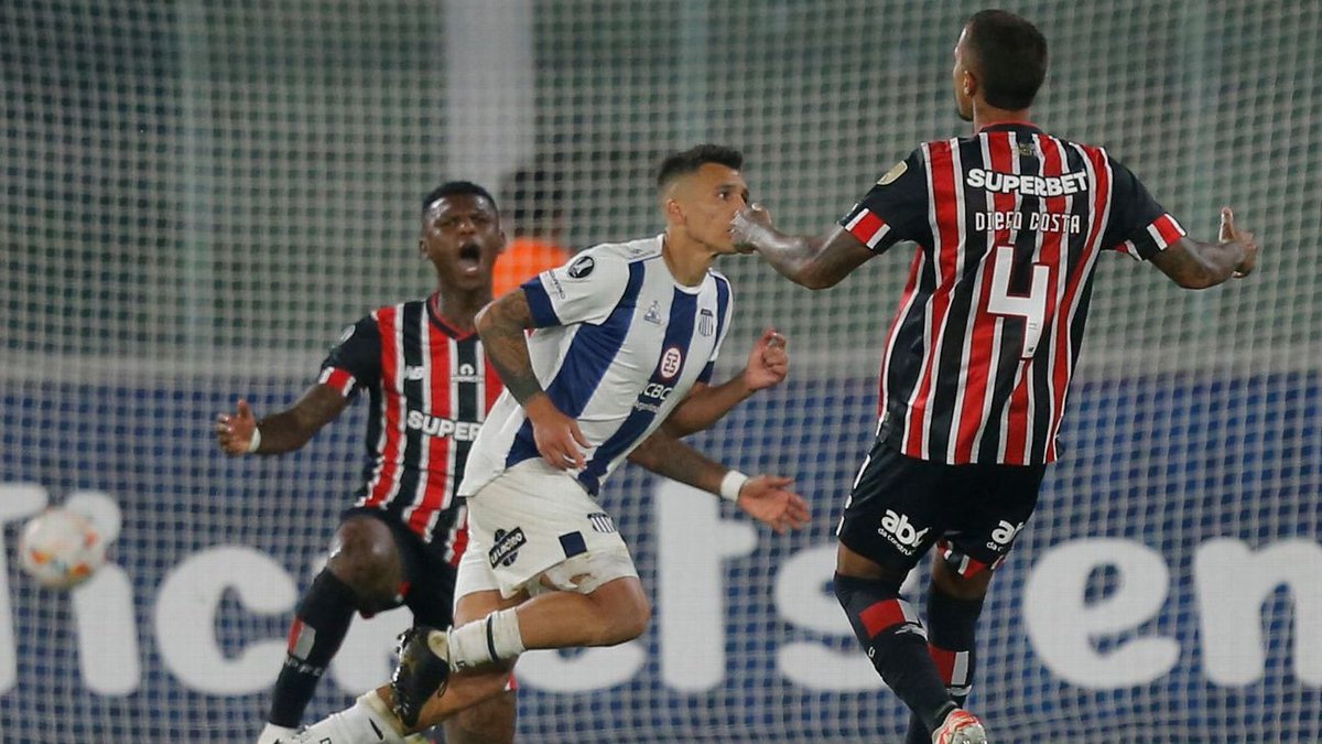 artaza22xt's tweet photo. Se extrañan las noches de #libertadores 
Volveremos. https://t.co/YK7IifhX1b