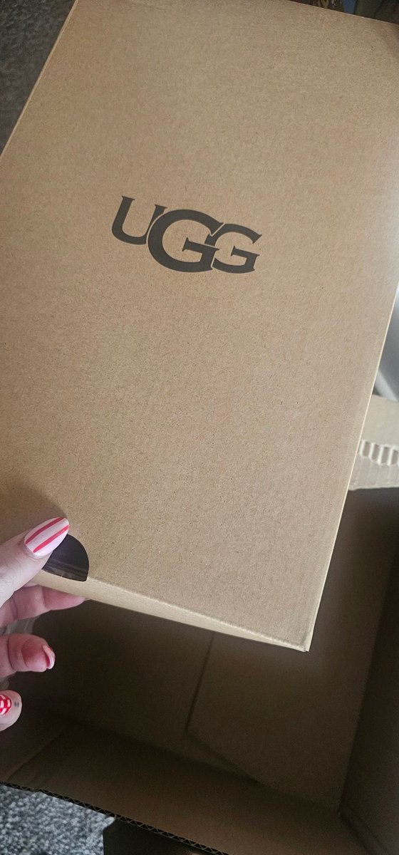 Miss Laura tweet media