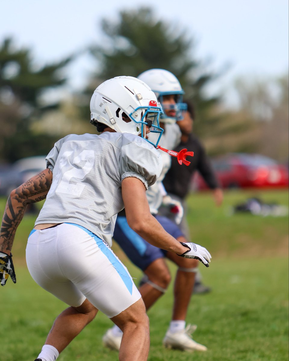 Saint Mary-of-the-Woods College Football tweet media