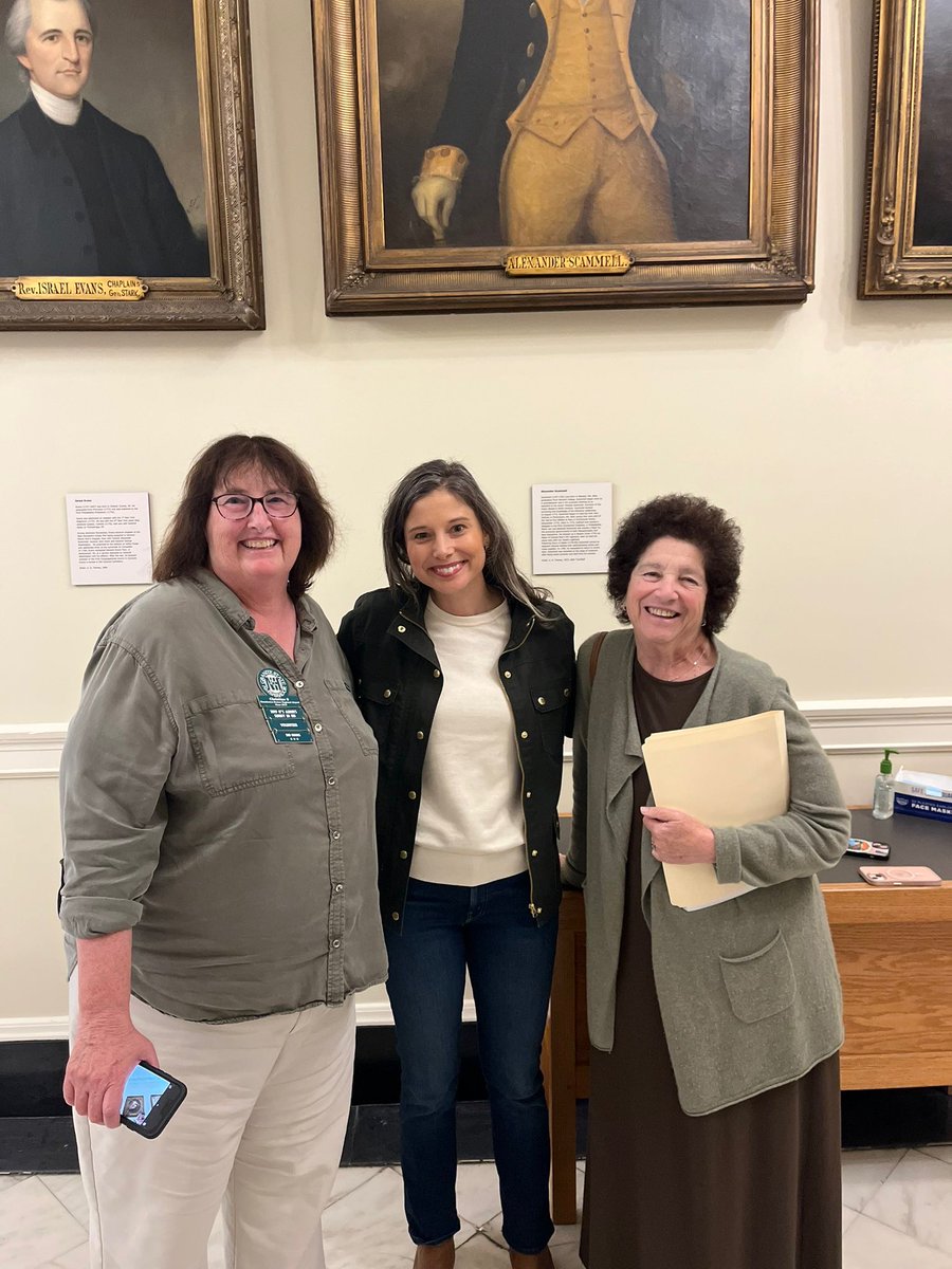 Maggie Goodlander tweet media