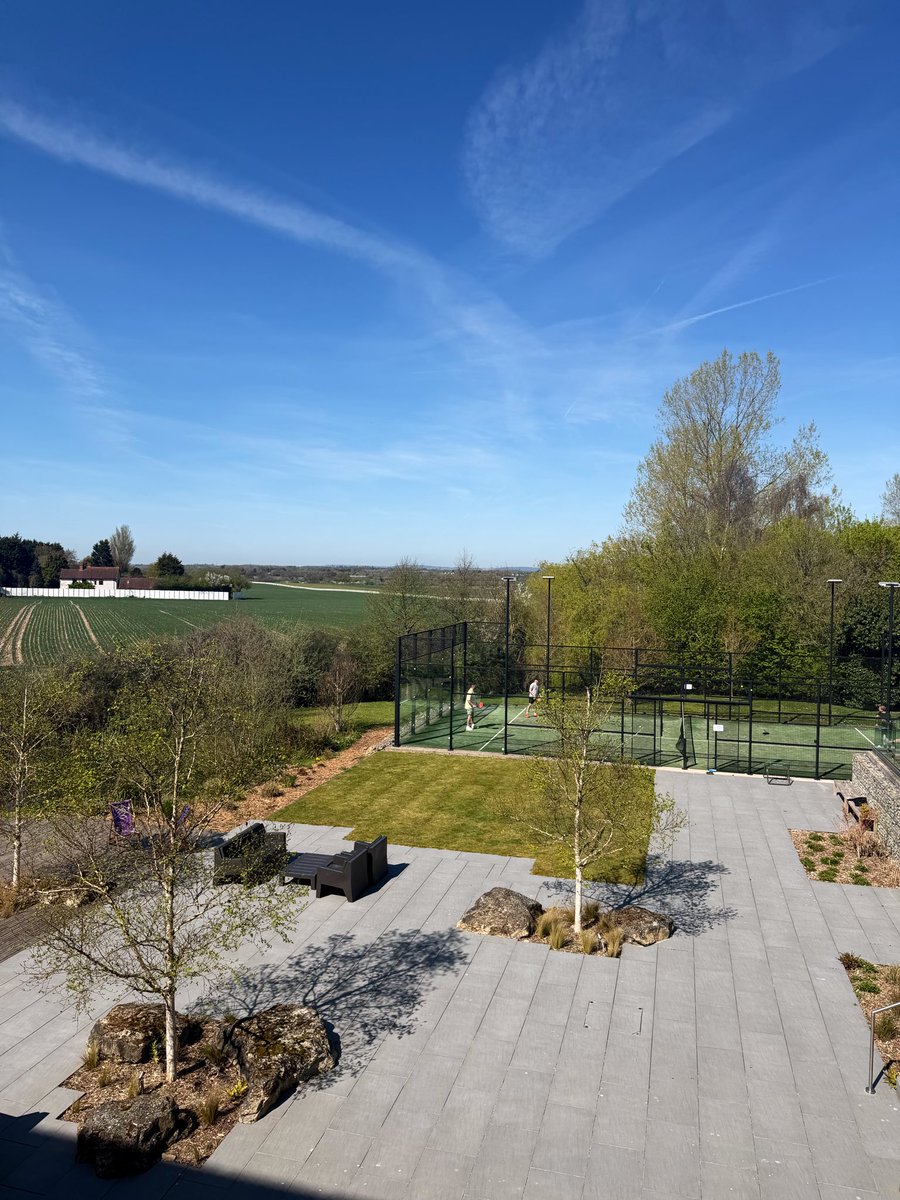 MrsF202's tweet image. In case you don’t have windows, the weather’s doing its thing, and it feels absolutely amazing! ☀️😎