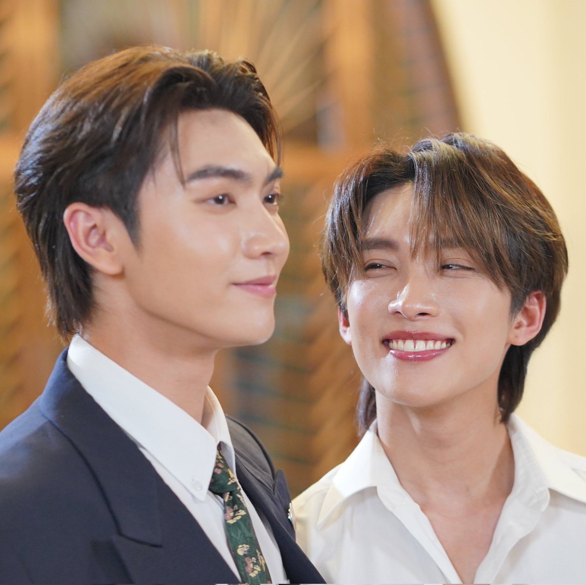 mayprincess98's tweet image. Now i see why he was so happy starting the day. They're filming ncs and we all know how much he loves those. This was a day of full romance👀👀😂
CrazyLoveMooMoo Q10
#พี่ฟากชอบเธอมู่Q10 #BossNoeul