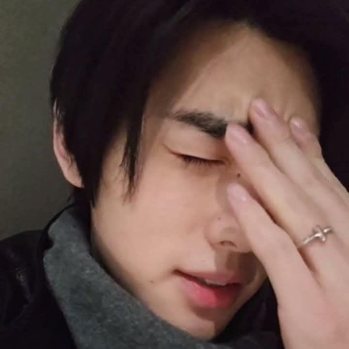 SEMPITERN0S13's tweet photo. HOON NECESITA IR AL BAÑO, DEJA TUS TAGS PARA AYUDARLO

#WE_LOVE_HEESEUNG #ShoutOutToENHYPEN https://t.co/lSFpaP6v7R