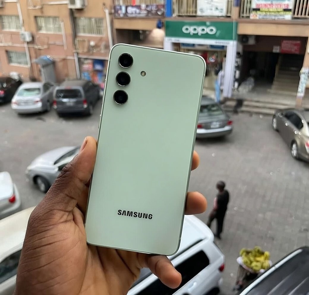 Jewel 🌗 tweet media