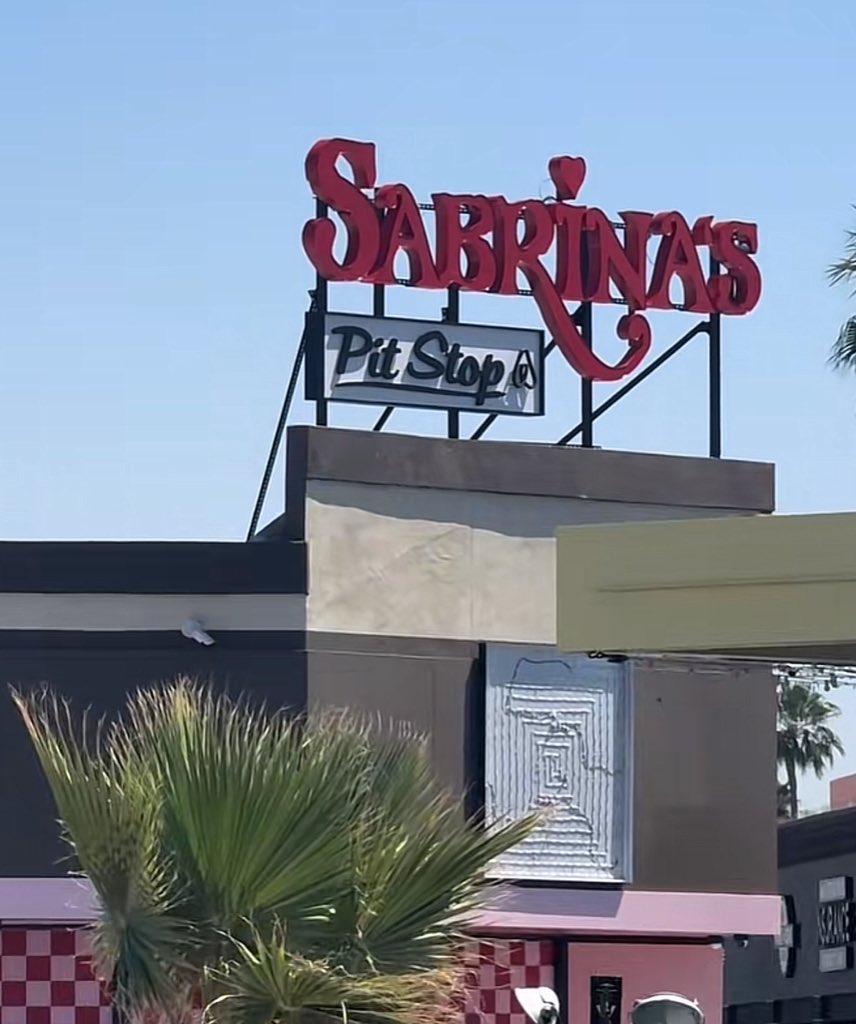 jamie 🐾 tweet media