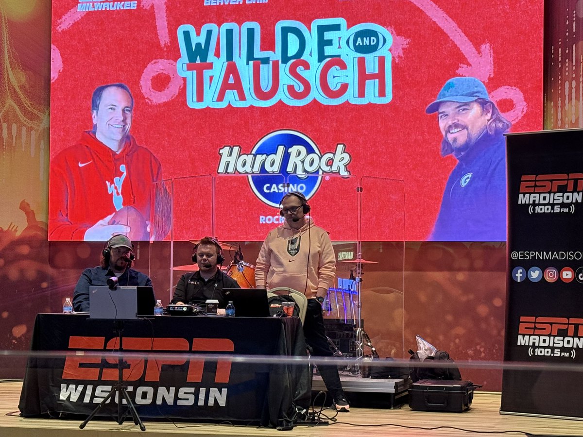 Packerville's tweet photo. “Wilde &amp; Tausch” live this morning at the Hard Rock Casino in Rockford, IL.
.
#Packers #GoPackGo #NFL #ESPNWisconsin https://t.co/DiIo5vggYp