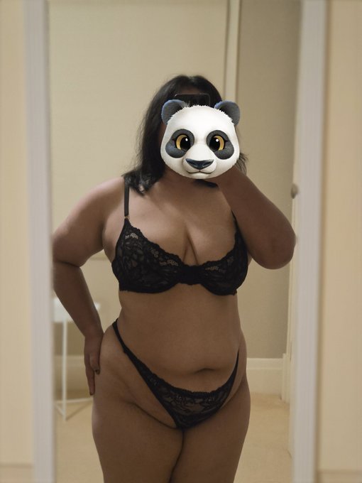 I want to get my navel sucked by a 💚.